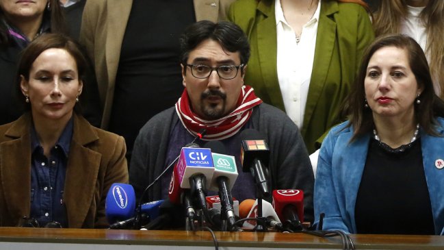 Latorre: La pregunta es si Chile Vamos va a ser vagón de cola del Partido Republicano