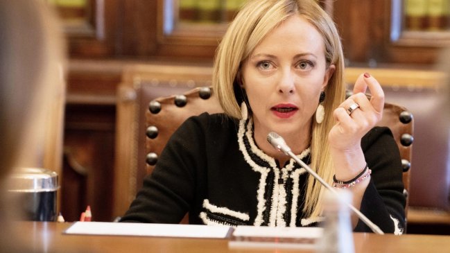 Meloni acordó con la oposición estudiar una reforma que dé estabilidad política a Italia