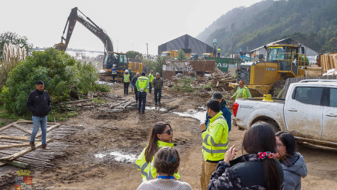Tras desalojos infructuosos, comenzó demolición de la 