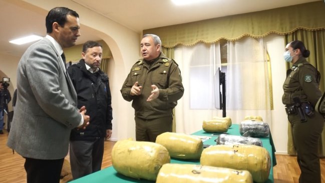 Detienen a pareja que transportaba más de 10 kilos de marihuana por la Ruta 5 Sur