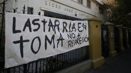  Liceo Lastarria en Toma: Estudiantes piden mejoras estructurales del establecimiento  