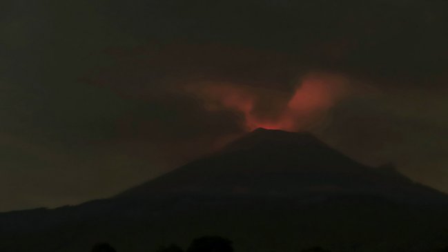  Aumenta actividad del Popocatépetl: cenizas cubren el centro de México y preparan albergues  
