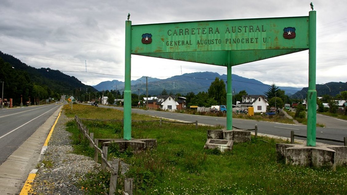 Aysén: Organizaciones sociales piden eliminar monumento a Pinochet