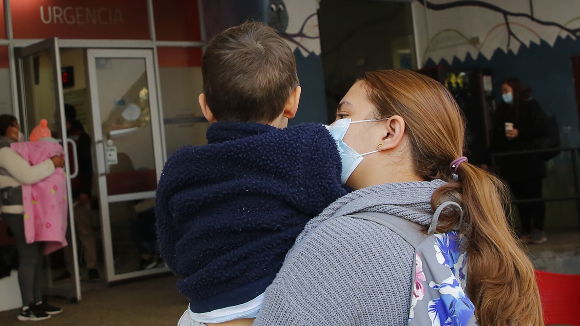 Pediatras del Biobío en alerta: Advierten que en próximas horas deberán hospitalizar en los pasillos