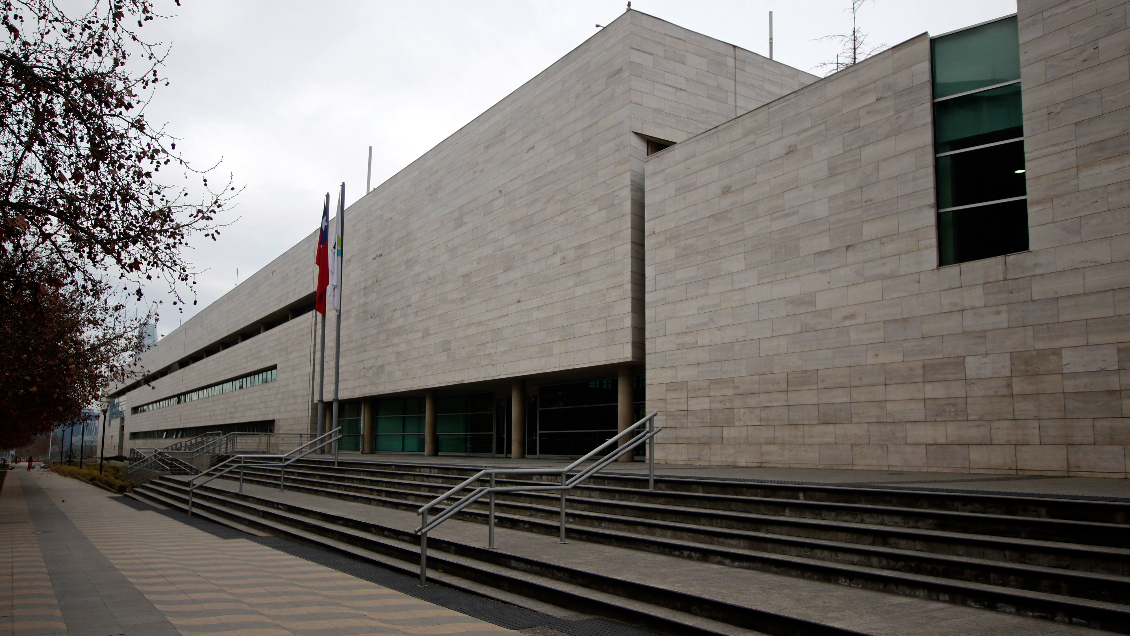 Excontador de Vitacura afirmó que el egreso de fondos para campañas se hacía como 