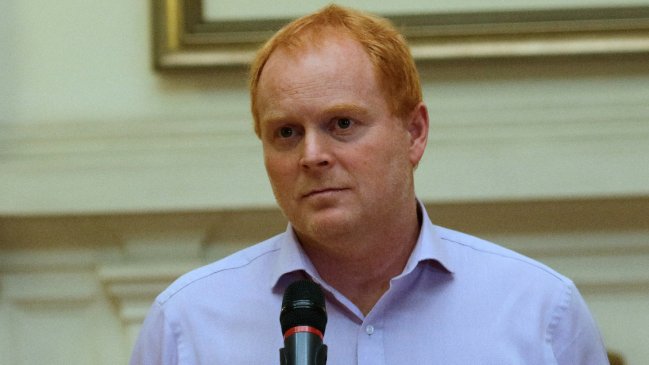 Militantes republicanos liderados por Rojo Edwards rechazan anteproyecto constitucional y piden modificaciones