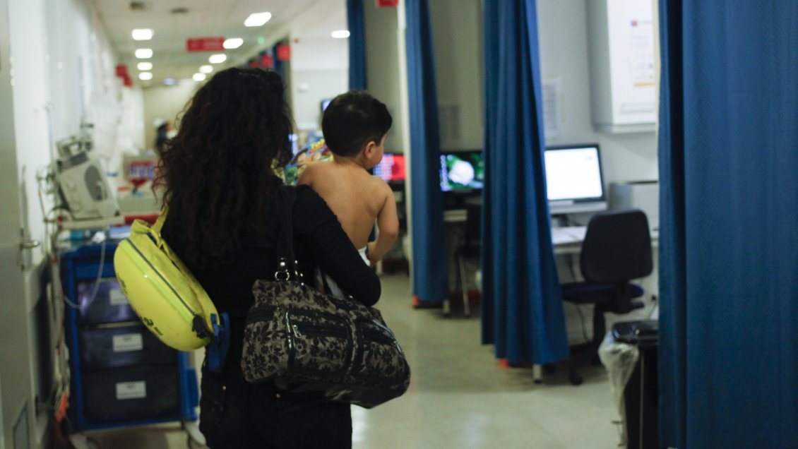 Minsal no descarta adelantar vacaciones de invierno por alta circulación de virus respiratorios