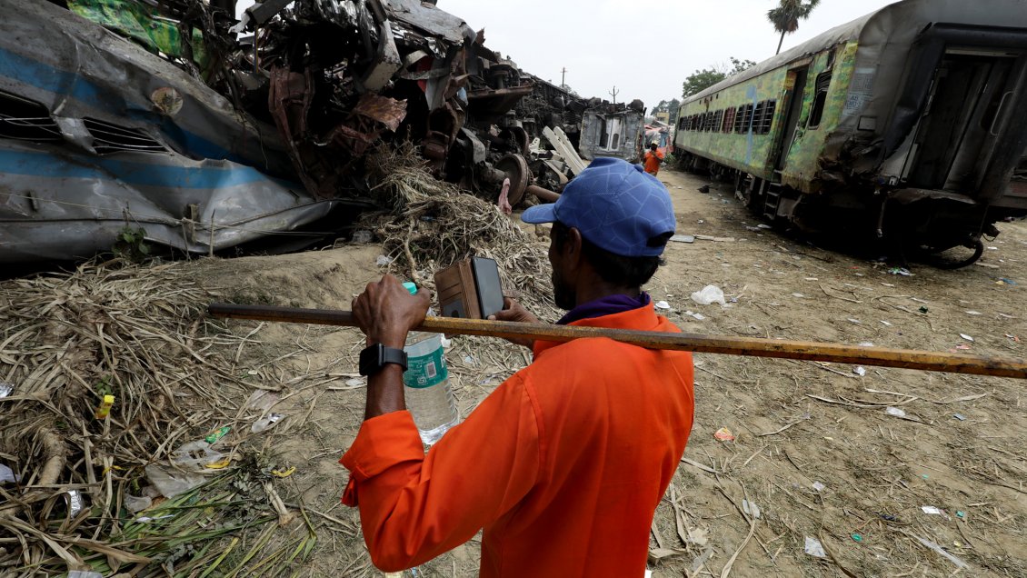 Gobierno indio atribuye a un fallo de señalización el accidente de tren, el peor del siglo XXI en el país