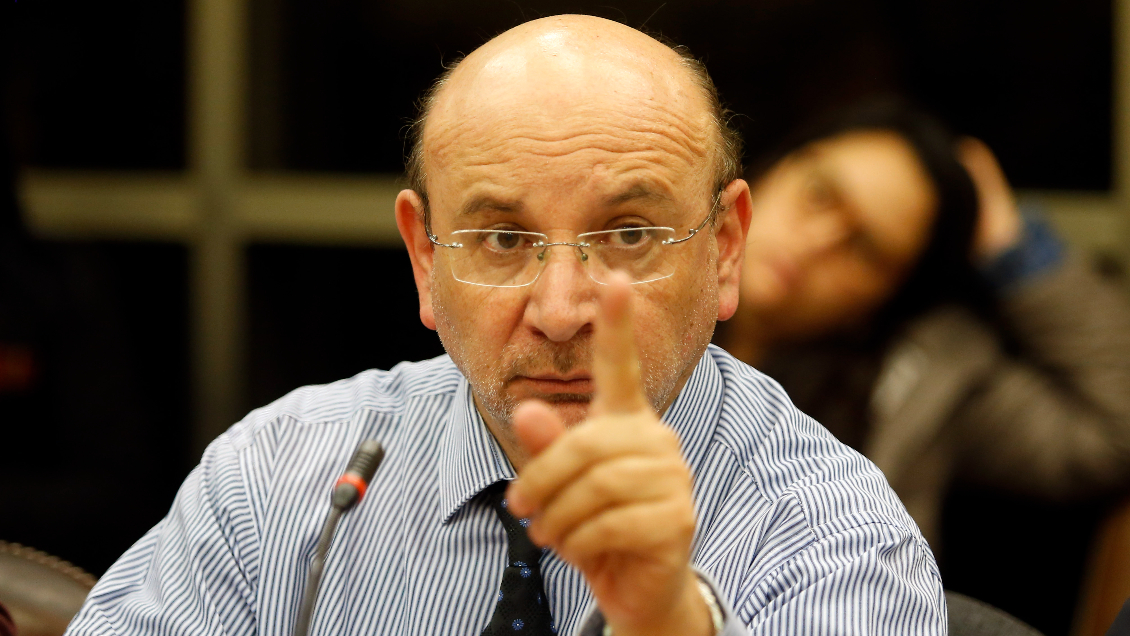 Castro y dichos de Vivanco: Generó polémica sobre la confianza y la credibilidad de un poder del Estado