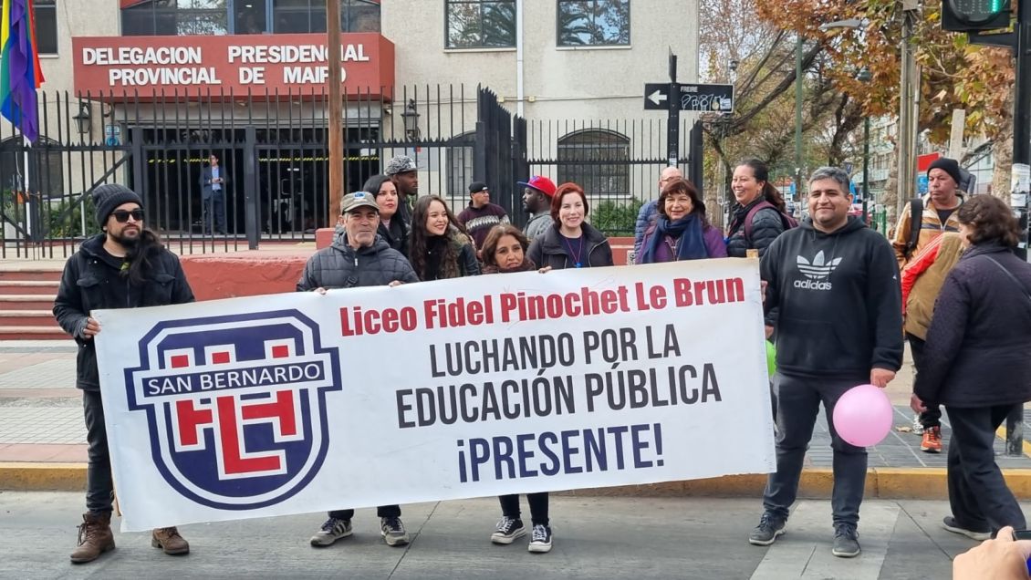 Trabajadores de la educación de San Bernardo protestan por sueldos impagos