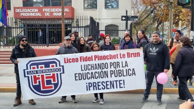   Trabajadores de la educación de San Bernardo protestan por sueldos impagos 