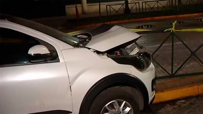 Conductor chocó contra una reja frente a un colegio en Providencia