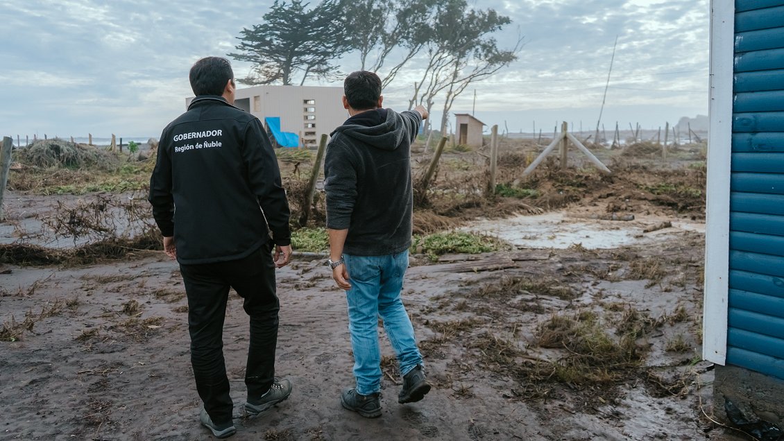 Tras marejadas que anegaron viviendas, anuncian muro de contención en Coelemu