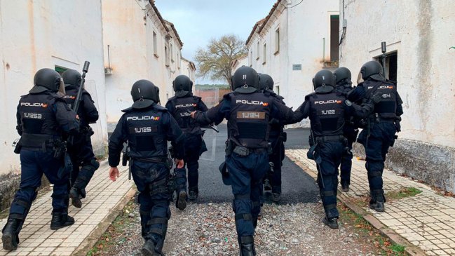 Delincuentes chilenos robaban viviendas en España para regresar al país 