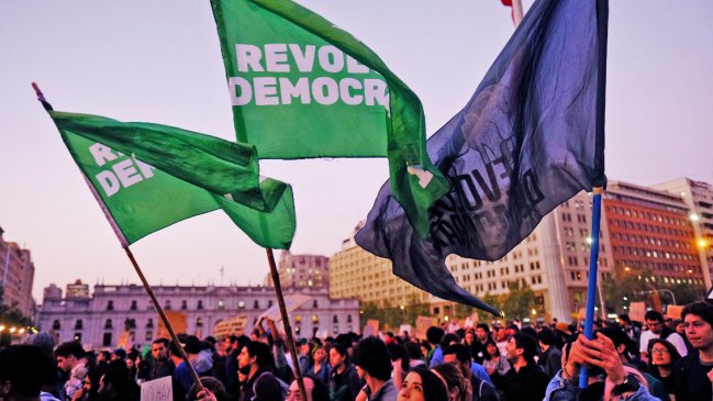Revolución Democrática evaluará 