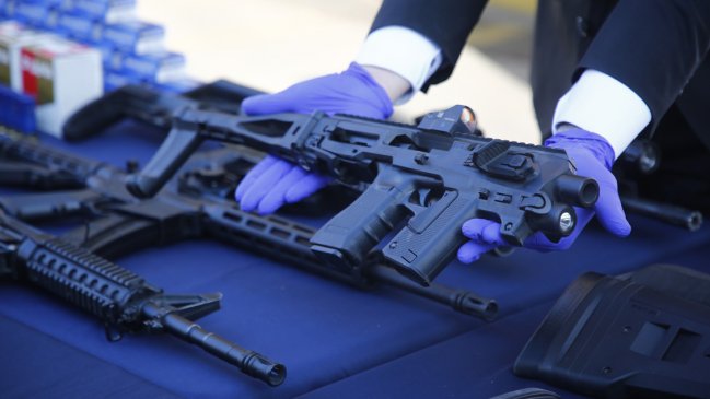 Desbaratan polígono de tiro ilegal en Quilicura: Participaban exmilitares venezolanos y policías chilenos