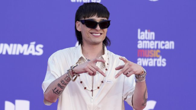 Peso Pluma anuncia los detalles de su próximo disco 