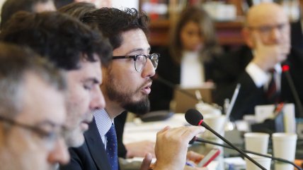  Primer Café | Exministro Solís se suma a pedidos de renuncia a Araos: Un gesto de responsabilidad  