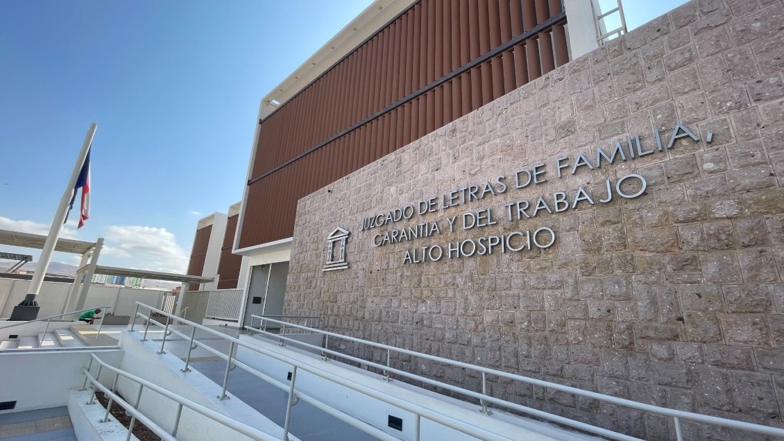 Prisión preventiva para tres funcionarios municipales de Alto Hospicio acusados de malversación