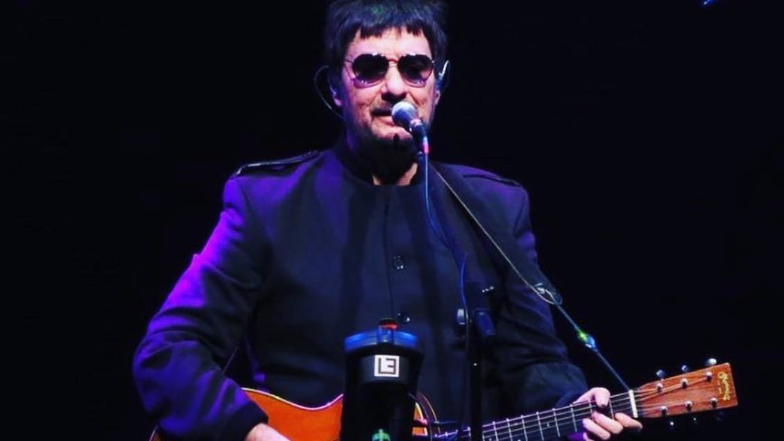 Álvaro Henríquez anuncia show en solitario con 