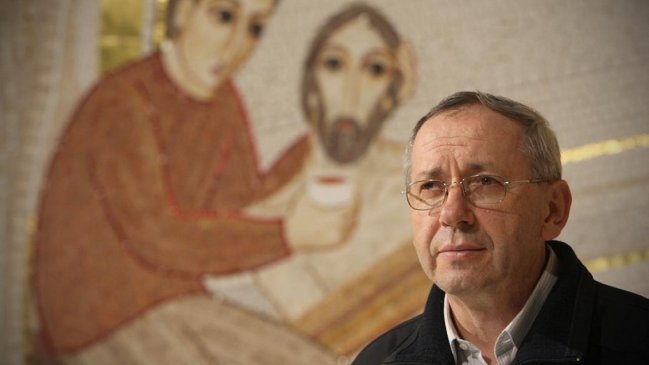   Jesuitas expulsan a cura-artista acusado de abusar a monjas y 