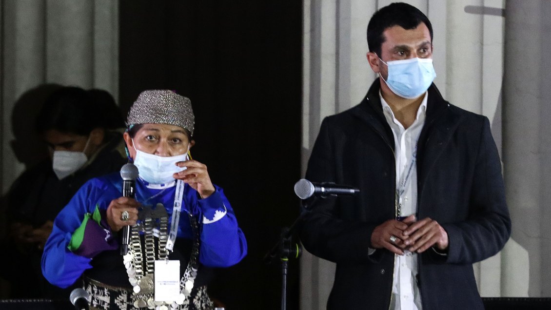 Transparencia e ingenuidad: Las reflexiones de Loncon y Bassa sobre el fracaso de la Convención