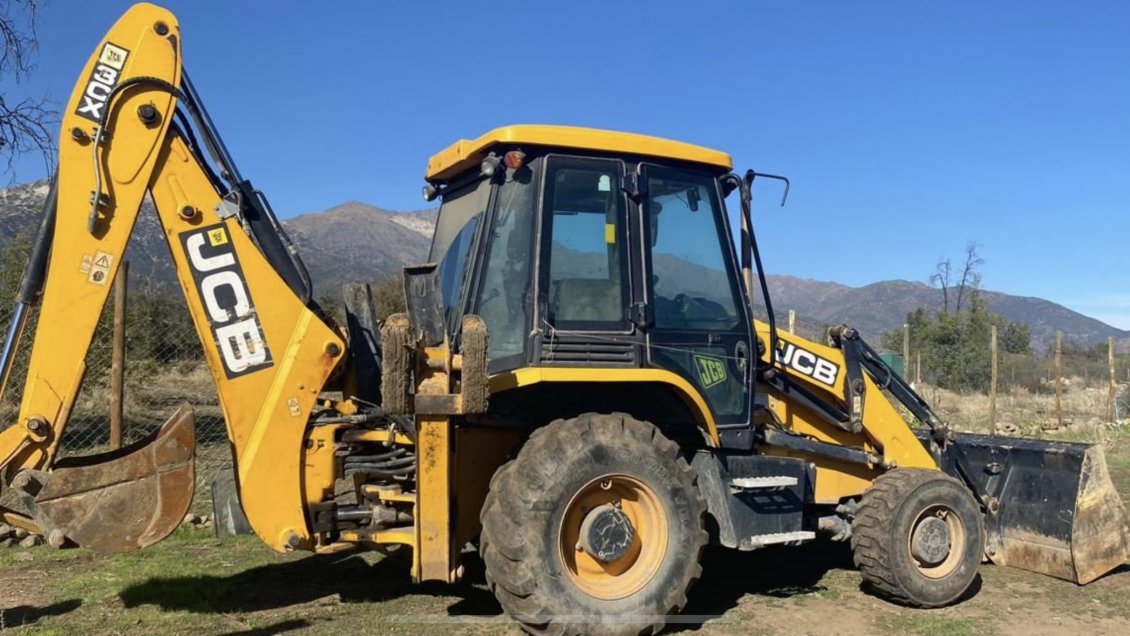 Estaba en Pirque: PDI recuperó retroexcavadora robada en Codegua
