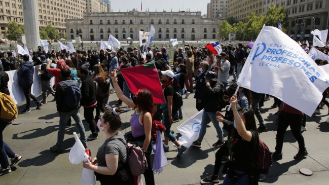 Colegio de Profesores anunció paro nacional indefinido después de las vacaciones de invierno