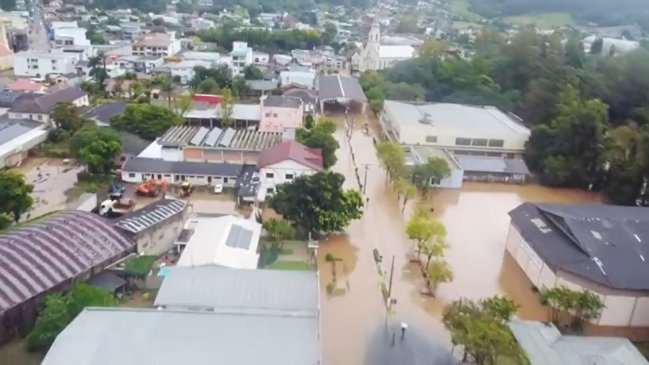 Paso de ciclón por el sur de Brasil dejó al menos 11 muertos y 15 desaparecidos