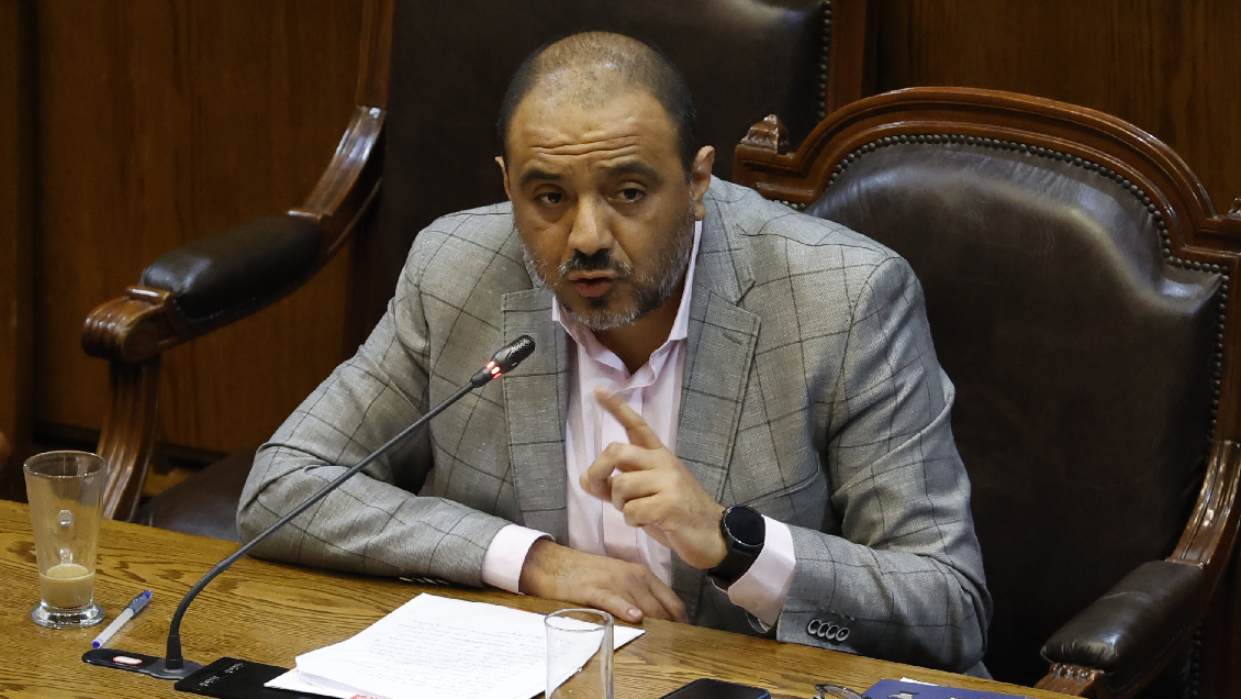 Oposición presentará este lunes acusación constitucional a ministro Ávila