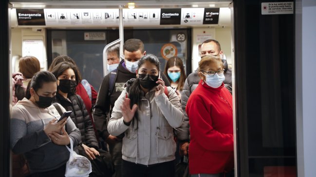   Minsal recomienda usar mascarilla en el transporte público, pero descarta hacerlo obligatorio 