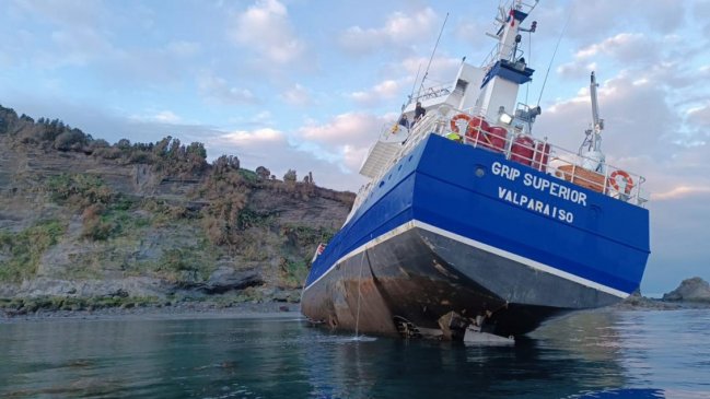 Armada activó operativo por barco varado en Chiloé