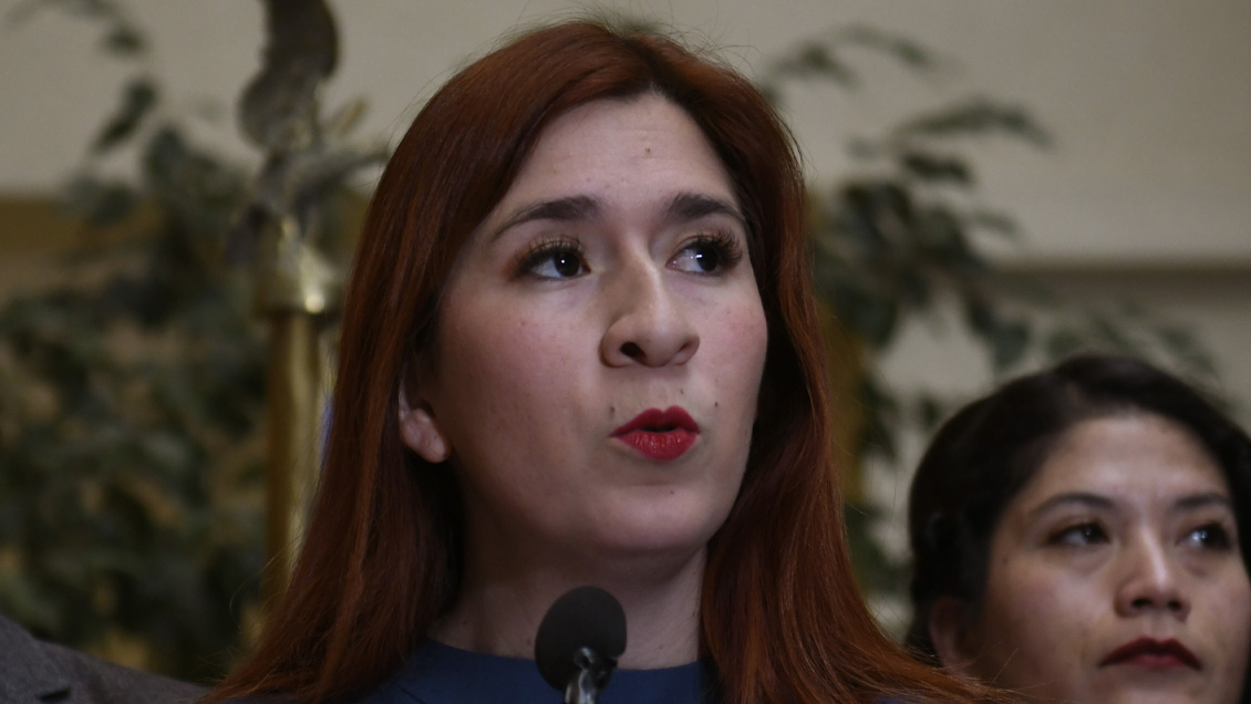 Presionada por moción de censura, Catalina Pérez suspendió su participación en mesa de la Cámara