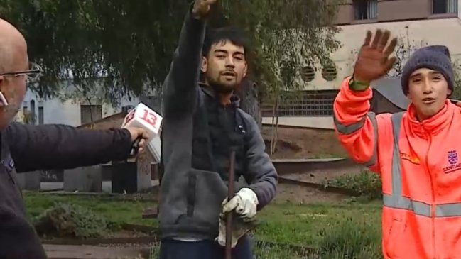 Recolectores de basura casi emocionan a periodista: 