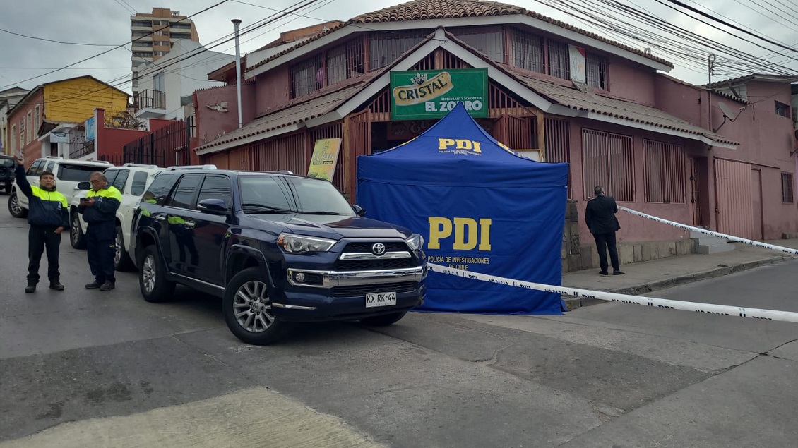 Coquimbo: Hombre de 60 años fue acribillado a plena luz del día a la entrada de un restorán
