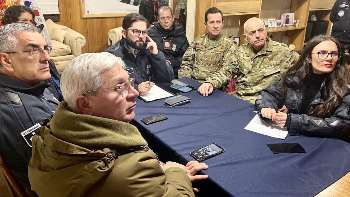 Boric adelantó regreso desde la Antártica debido a crisis meteorológica