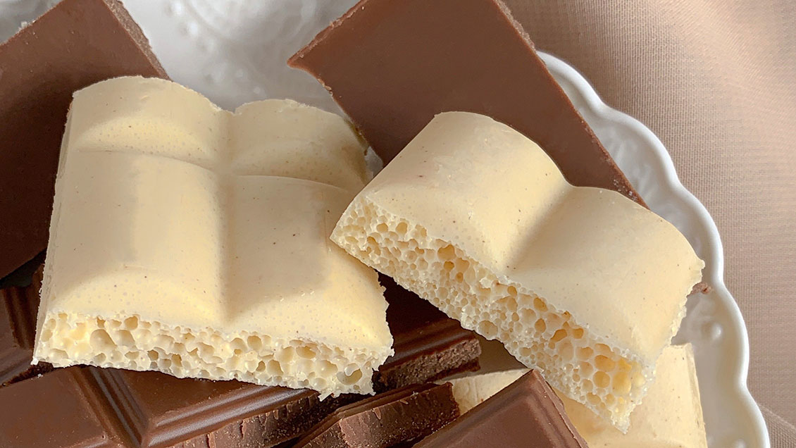 Delincuentes intentaron robar en fábrica de chocolate en Recoleta, pero una llamada anónima los delató