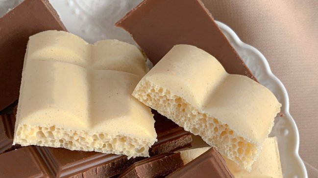 Delincuentes intentaron robar en fábrica de chocolate en Recoleta, pero una llamada anónima los delató