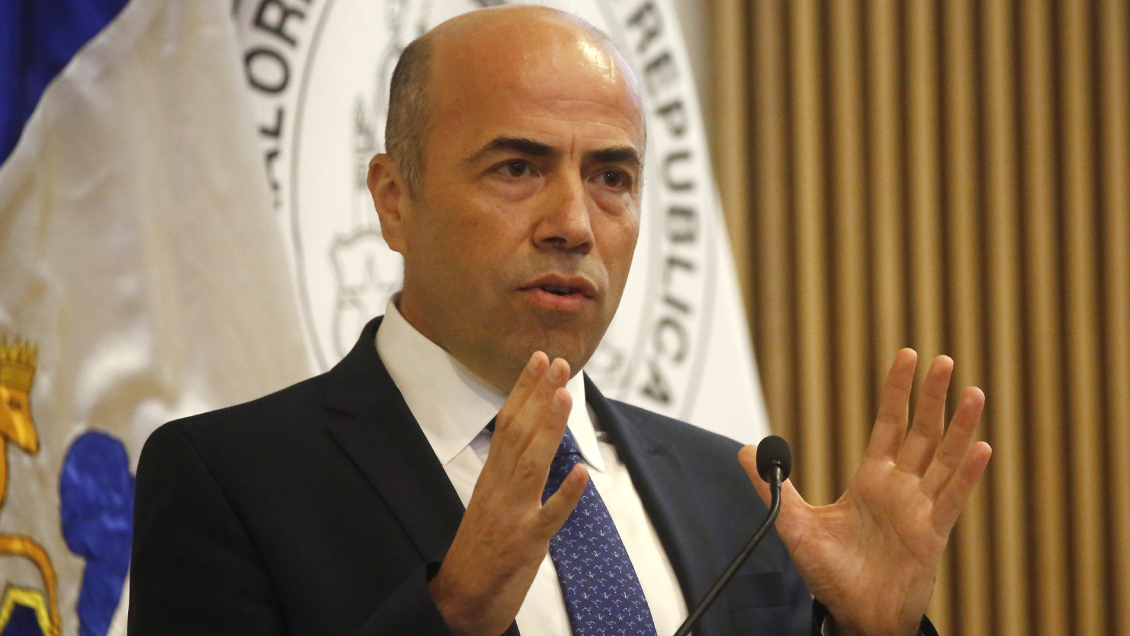 Efecto Democracia Viva: Contralor paralizó toma de razón de todos los contratos Estado-fundaciones