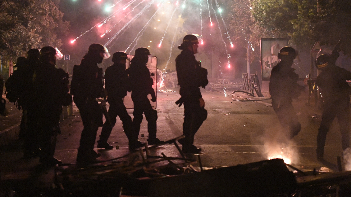 Francia: Defensa de policía que mató a adolescente apelará al encarcelamiento provisional