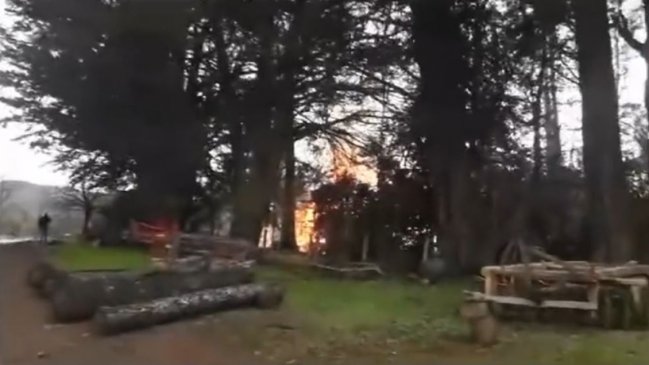Ataque incendiario en Victoria dejó maquinaria y bodegas destruidas