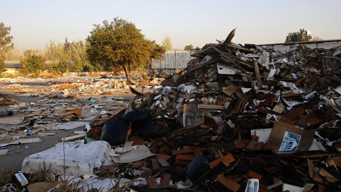 Autoridades de RM se comprometieron a aumentar fiscalización de vertederos ilegales