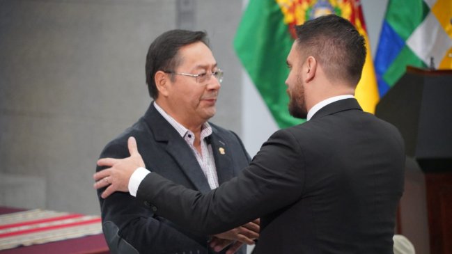 Caso autos robados en Chile: Presidente boliviano restituyó en el puesto a su ministro censurado