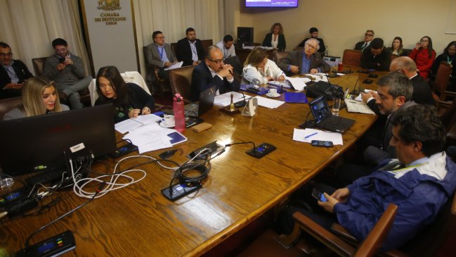 Comisión que analiza la acusación constitucional contra Ávila inició su ciclo de audiencias