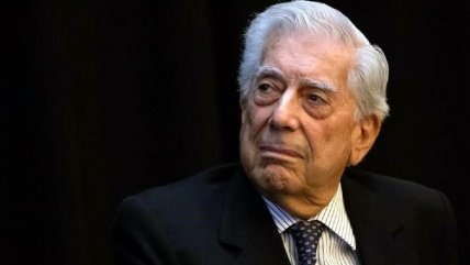   Mario Vargas Llosa se encuentra hospitalizado por Covid-19 