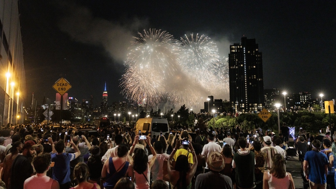 Fuegos artificiales del 4 de julio contaminaron Nueva York tanto como incendios de Canadá
