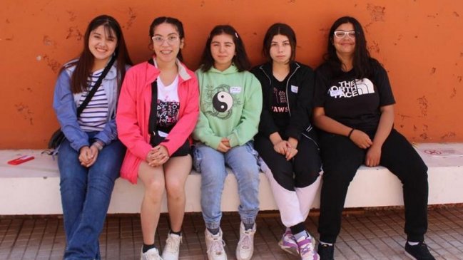 Tres equipos de niñas chilenas ganaron en competencia latinoamericana de tecnología