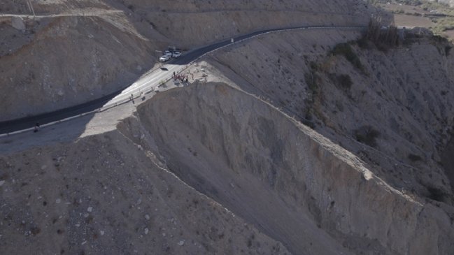 Deslizamiento de tierra pone en riesgo seguridad de principal ruta en Paihuano