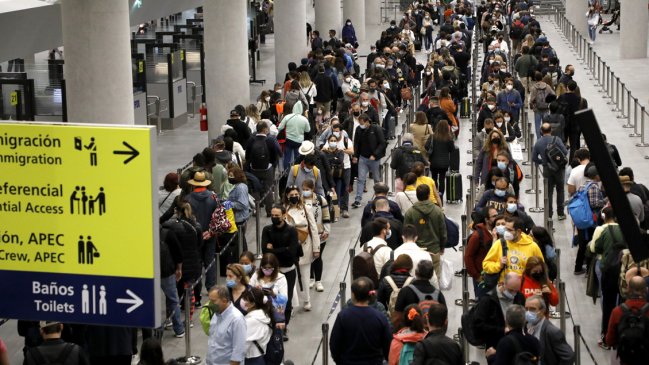 Trabajadores de aeropuertos convocan a paro nacional para septiembre