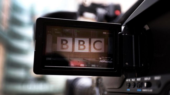  BBC interrumpe la investigación al presentador acusado de pederastia  